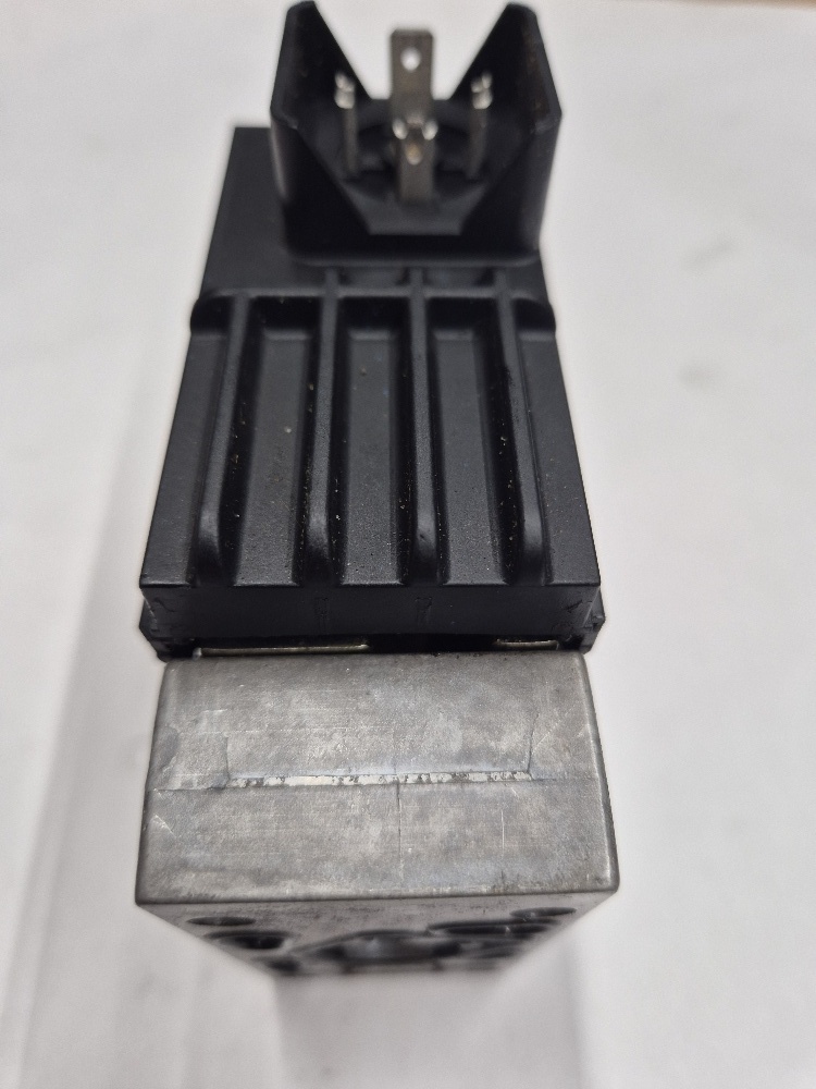 157B4216 PVEO 12Vdc PVG32 S4 DIN Used