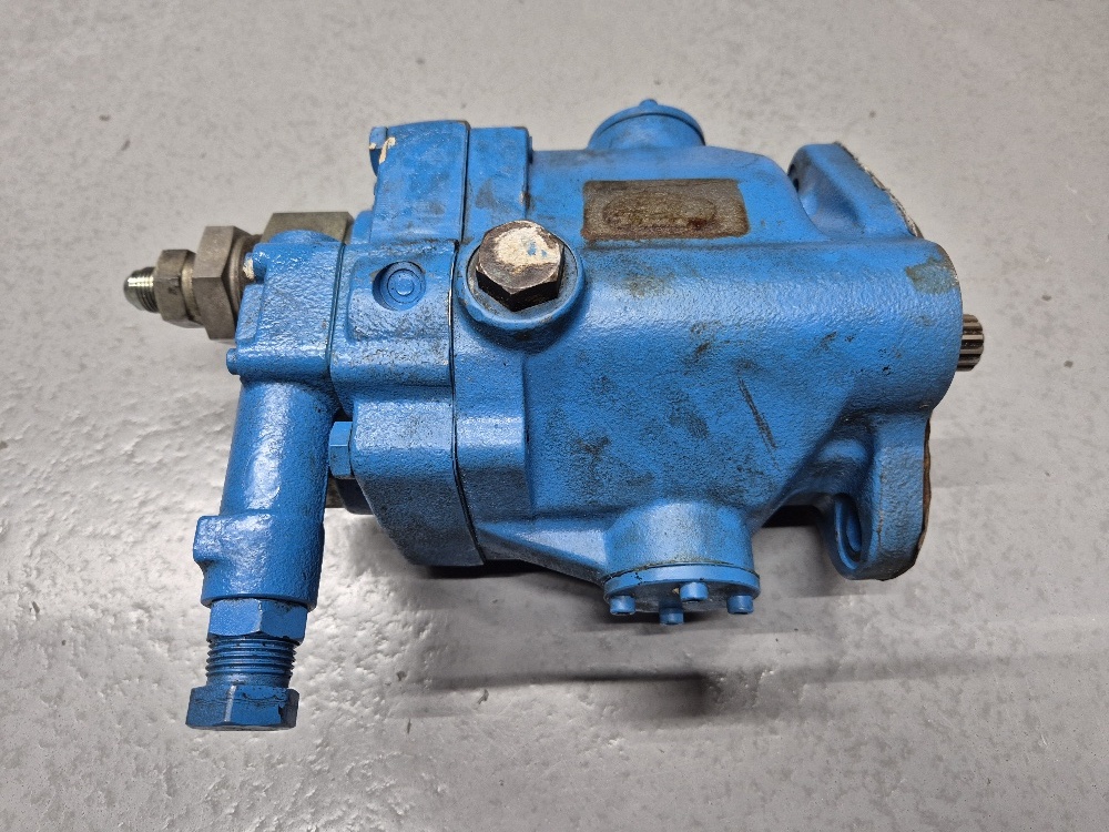 PVB10LS41C12S124 plunjerpomp FluiDyne/Vickers Used