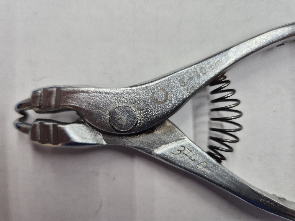 197E.9 <3-10mm> 90° Borgring tang Facom Used