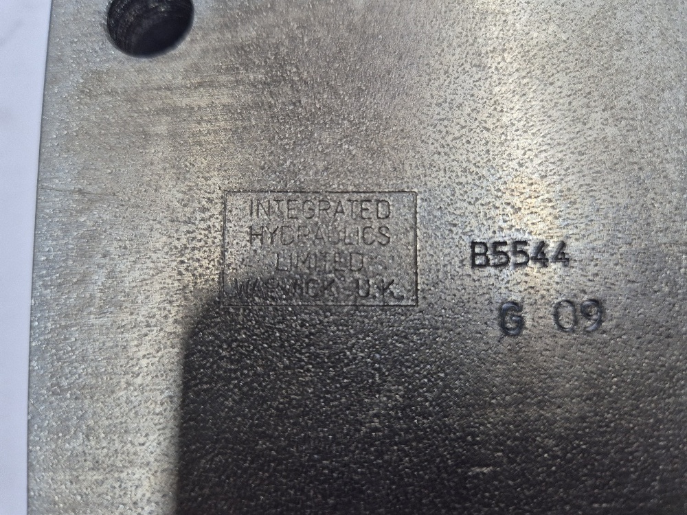 B5544 Manifold Cavity A877 Integrated