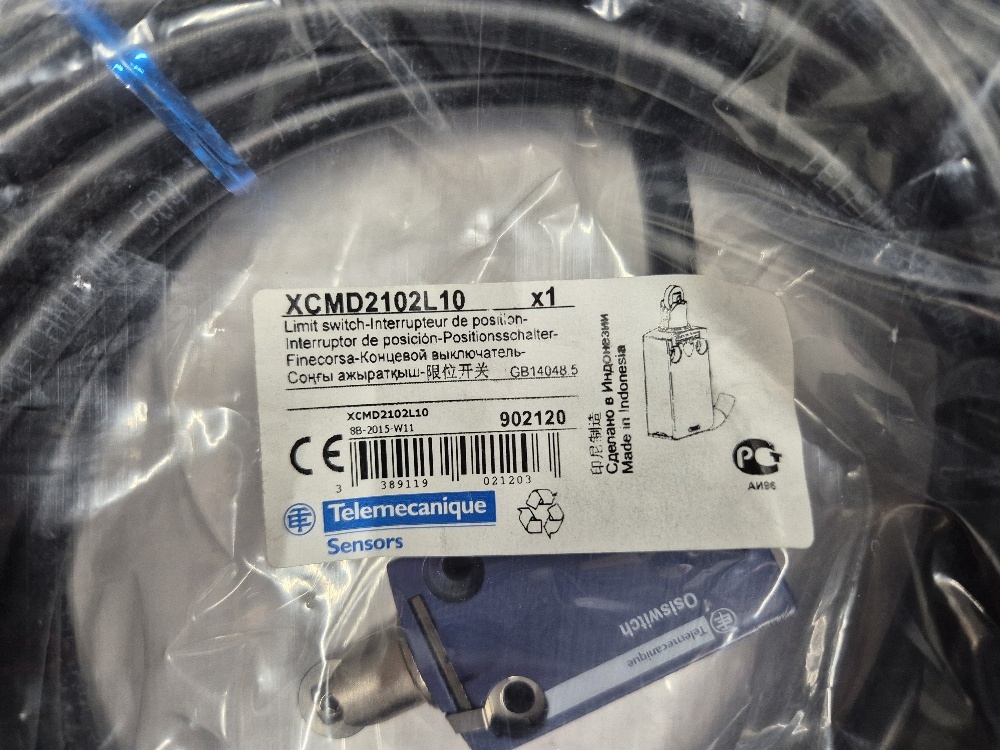 XCMD2102L10 schakelaar Telemecanique