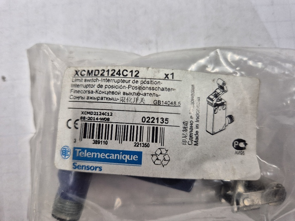 XCMD2124C12 schakelaar Telemecanique