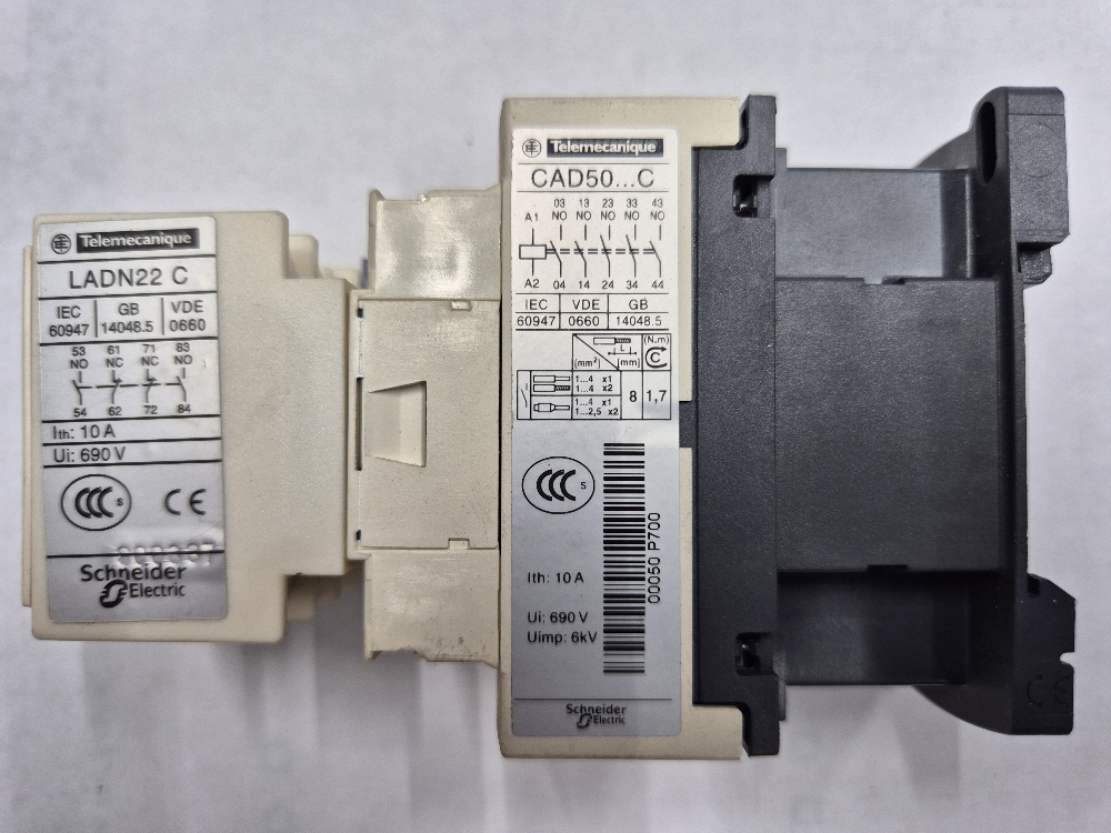 CAD50...C + LADN22 C Relais + hulpcontact Telemecanique