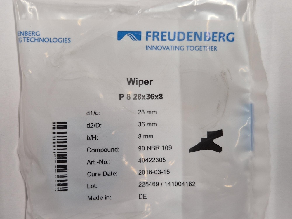 P8 28x36x8 Afstrijker Freudenberg