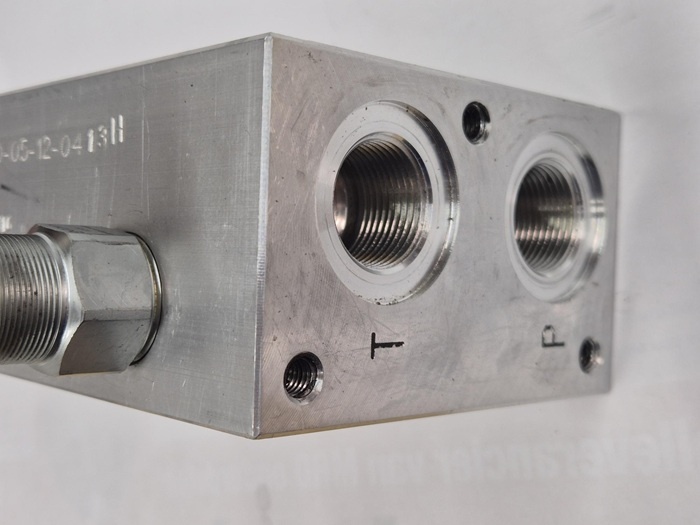 EA 10-05-12-04-1-3-H Manifold NG10 4-voudig Oleodinamica 2MP
