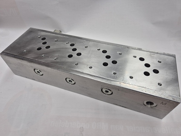 EA 10-05-12-04-1-3-H Manifold NG10 4-voudig Oleodinamica 2MP