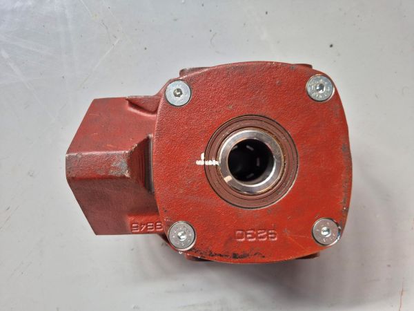 80002 1.3/8"-6 Female, i=1:3,1 Tandwielkast Berma