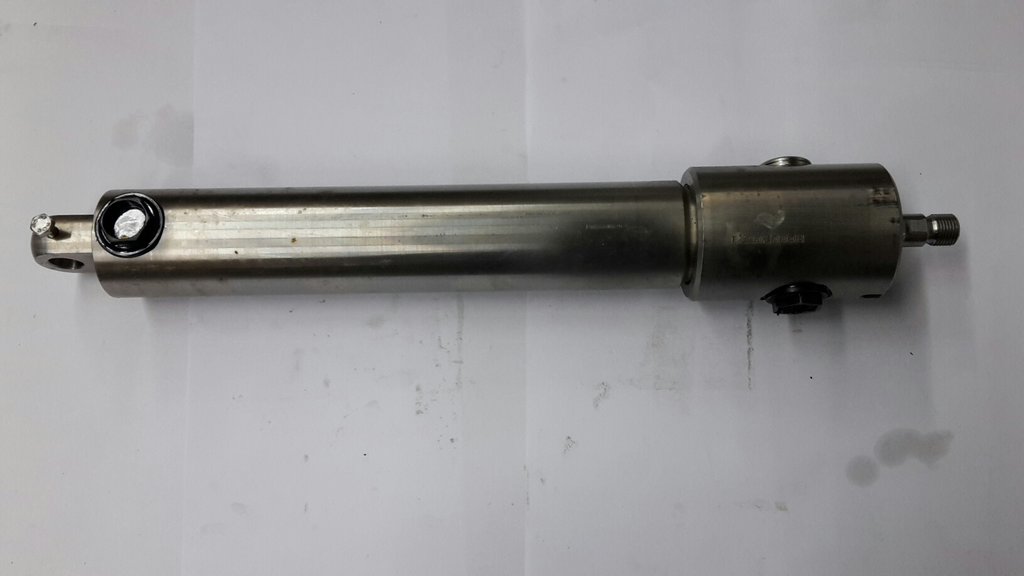 D18-40-210/442 cilinder RVS