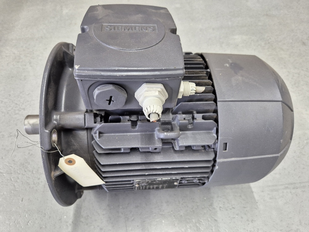 1LE10011CA034FB4 BG 132S 5,5kW-2P IE2 Motor Siemens Used