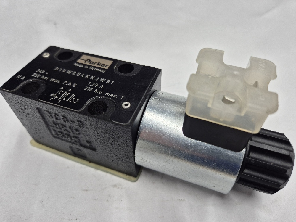 D1VW004KNJW91 4/2 Cetop03 directional control valve Parker