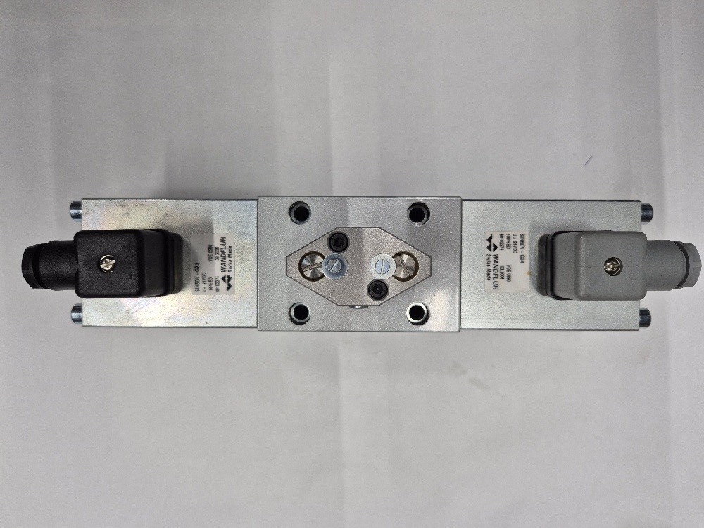 AMW4D101-S970 4/3 Cetop05 directional control valve Wandfluh