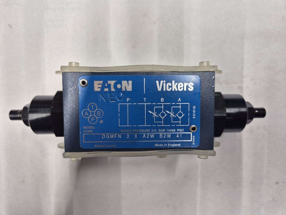 DGMFN 3 X A2W B2W 41 Cetop03 throttle/check valve in A+B Vickers / Eaton