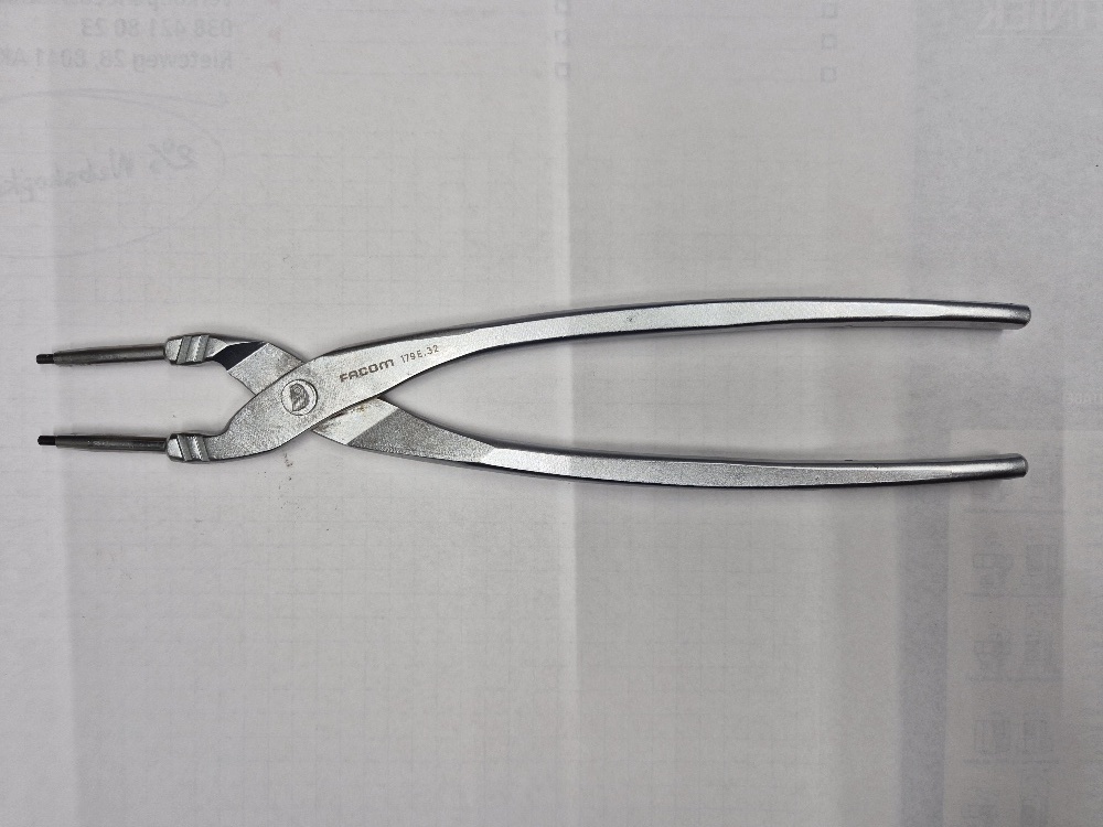 179E.32 >85-200mm< 180° Seeger ring Pliers Facom Used