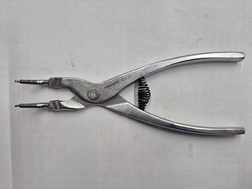 167E.23 <32-100mm> 45°  Seeger ring Pliers Facom Used