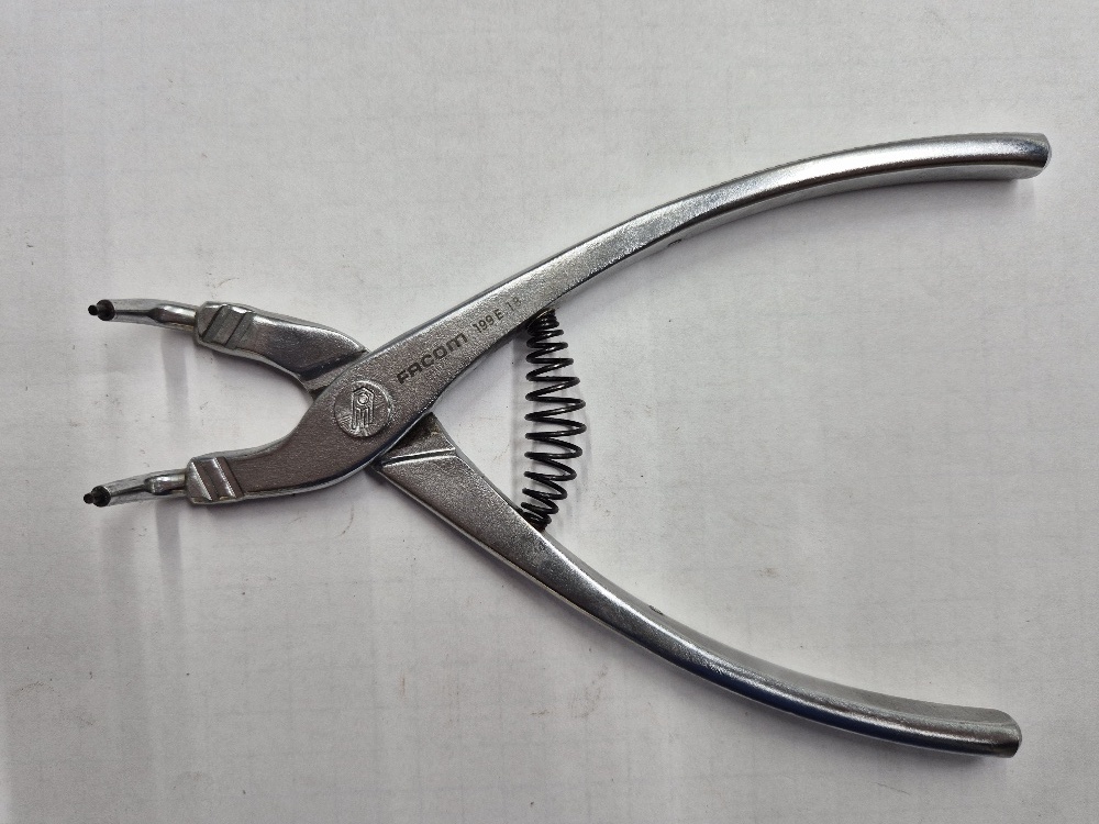 199E.18 >18-60mm< 90° Seeger ring Pliers Facom Used