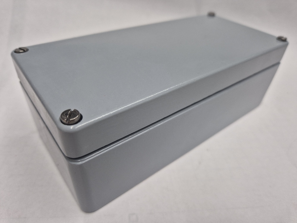 01081806 Universal housing Rose