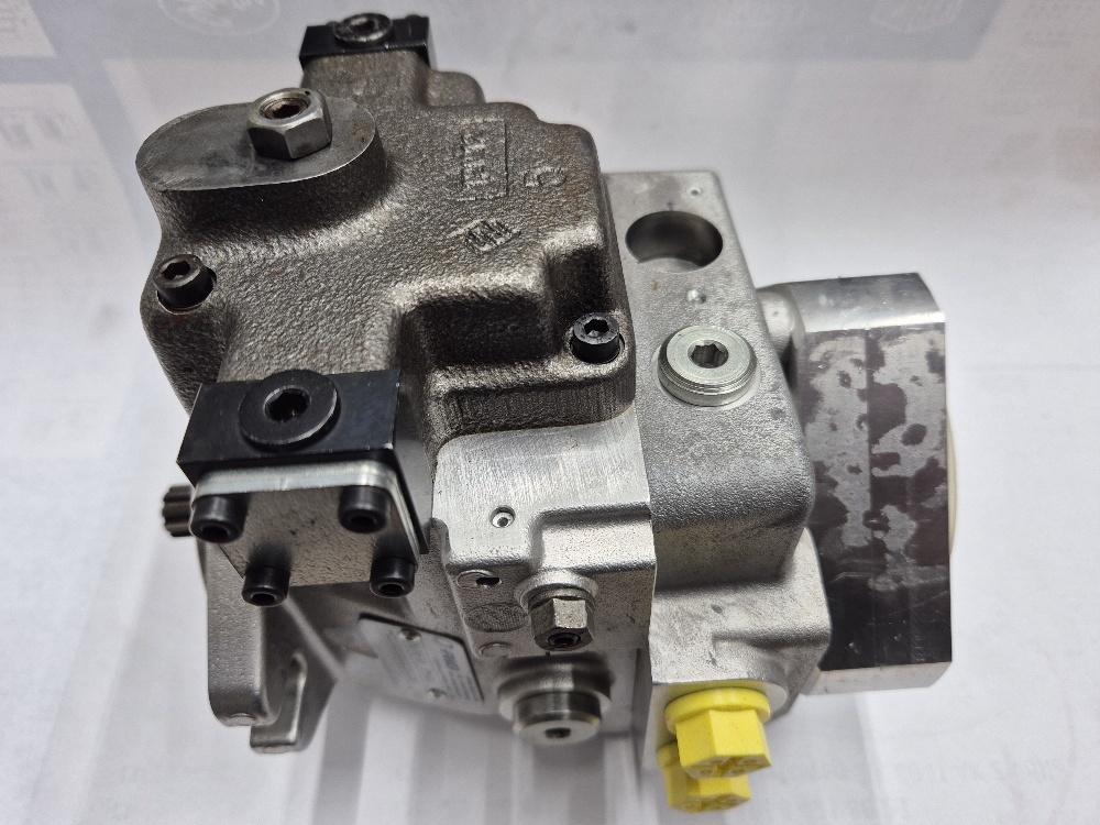 C1-14-14-IRX-3-21-R-1-G-0-0-0-0 Closed loop Piston Pump PWG