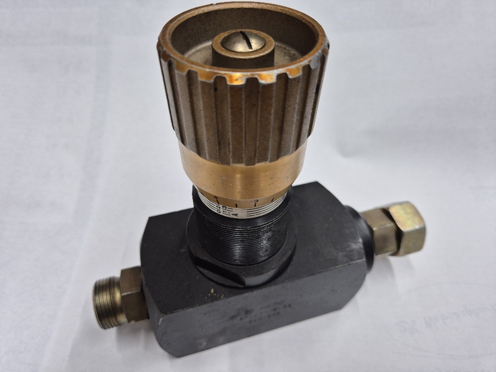 FT-277/2-34 2-way flow control valve Tognella Used