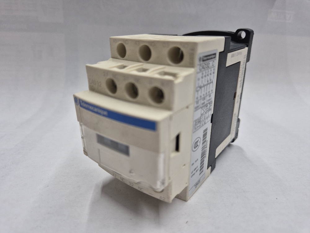 CAD32...C + LAD4TBDL Relais + surpressor Telemecanique