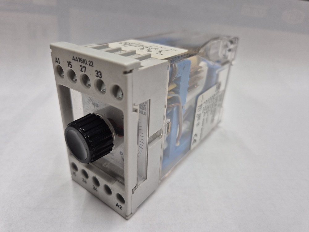 AA7610.22 time relay E.Dold & Söhne KG