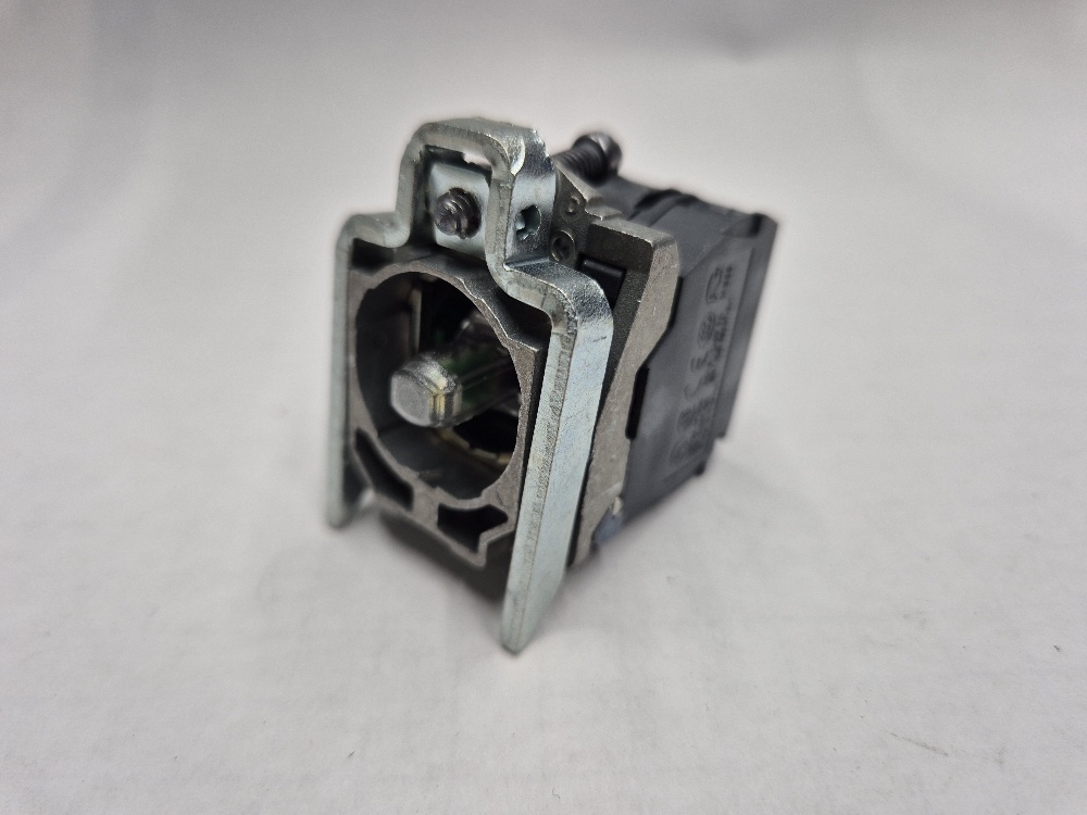 ZB4 BW0M15 Contactelement NO+NC+Led 240V50Hz Schneider Electric