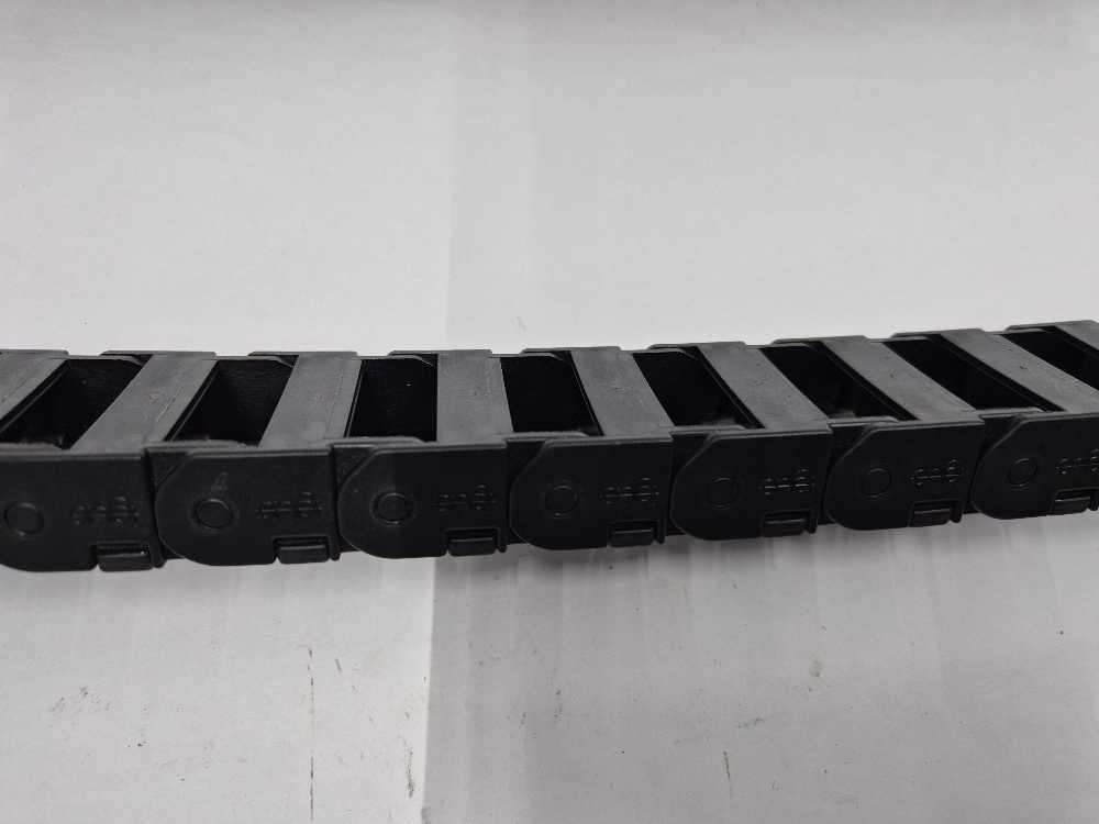 15.3.048.0 Cable chain (33x) Igus