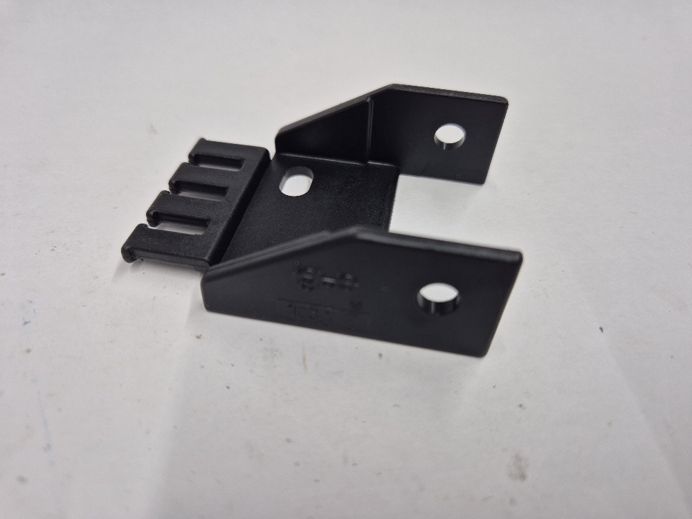 103.1PZ Cable chain connection schackle female Igus