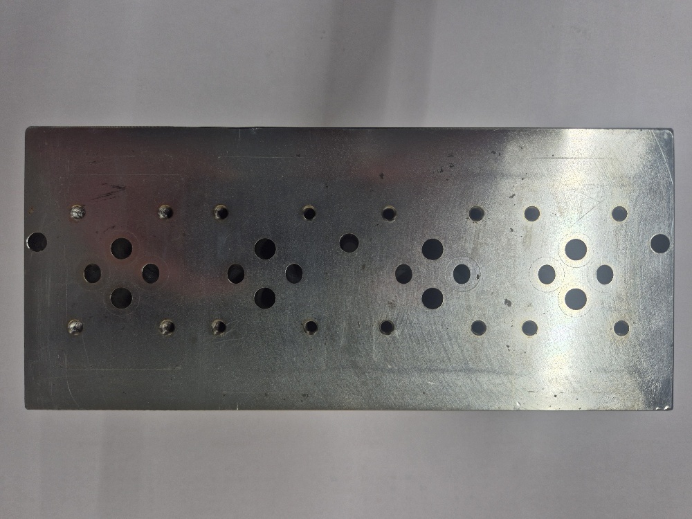 4HSR06-35/01D/350 Manifold NG6 4-voudig Rexroth Used